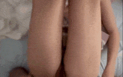 【剧情演绎】趁着妹妹在拍视频伸手捏她的奶子，差点被服务员看到！把妹妹吓了一跳，最后带回家操逼，可能是被我刚破处没多久疼的她哇哇叫！求我去操她屁眼别操逼了！ #少女 #女神学生