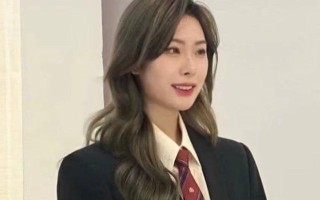   大连艺术学院老师❤️周诗琦❤️私生活真他妈猛，胸上写“母狗”，肚子上写“主人操我”