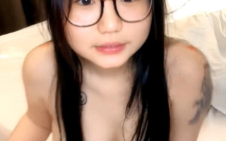 背上有蝴蝶纹身的香香软软的小母狗 [1+1.5g]