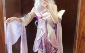 推特粉穴萝莉樱花味少女用扩阴器检查自己的嫩B