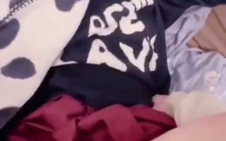 (海角社区优质剧本)妹妹在做宵夜的时候被哥哥硬上，操到后半夜