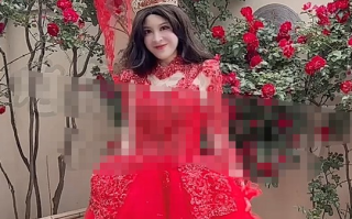 桉X lananlanan520元单片解锁高价福利《婚礼结束后的淫欢》火红婚纱，开放丝袜，女上位骑乘榨精【1V490M】