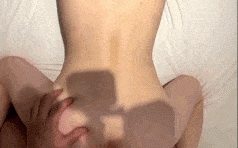 偷拍刚上大一的女友给我口交啪啪啪，这也太水嫩了，一看就是学生，这反差感谁不爱呀，白天是在学校上课的乖乖女，晚上是男朋友的反差小母狗！ #学生 #嫩妹 #可爱 #口交