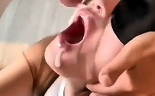 超顶级淫妻【KnFnC】多人运动，极端淫乱，太骚了【5V+2.08G】