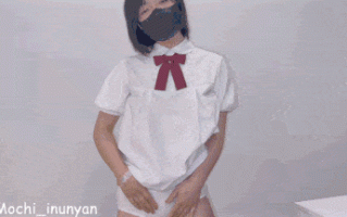 中式校服妹妹色情又可爱,自慰她的小阴户并被狠狠抽屁股