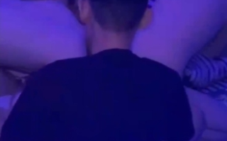 【真实非直播】嗨大的精神小妹[陈美娇]以被一屋子的精神小伙轮操！屌多逼少都争着操，大喊我爱娇娇！太TM的炸裂了！