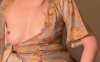 【推特】[玉米粒]颜值美女国风舞边扭边插，反差感十足【200MB】