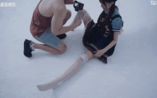 视=24【COSPLAY视频步兵中文】saki纱季：COSer线下私拍被摄影师强行互免 [1V]【700M】