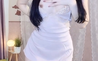 DeepEggs 清纯可爱妹子 性感睡衣直播 可爱兔耳跪地口交 骑乘自慰