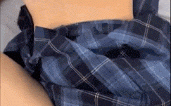 【商场试衣间和美女偷情，干到中途有人来换衣服，差点被发现了！】周末带小姐姐去商场逛街，第一次在商场做爱。简直太刺激了！只是在试衣间做爱的时候，别人来换衣服，差点把我鸡巴吓阳痿了！最后买了一套JK制服回家让小姐姐换上！操的时候还强烈要求喊我爸爸！ #少女 #女神学生