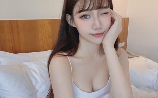 台湾高雄超甜美睫师「Chloe Lin」不雅视频曝光 沦为摄影师的母狗