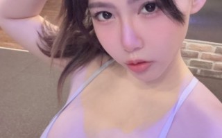 情人节3P巨乳英文老师我的脸上都是精液