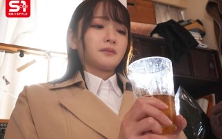 スケベに実った乳デカ不動産レディが俺のゴミ屋敷に訪問してきた。 鷲尾めい （BOD）