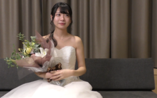 246.FC2-PPV-3237415 无码，Erika酱（绘里香）泪流满面的毕业婚礼！ 粉丝感恩个人写真环节挑战奖励！轮流颜射口爆吞精！（2V）