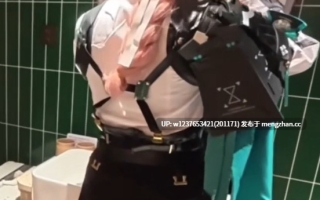 【最新更新】经典足交COS萝莉【桐下爱希】Cos绝区零 月城柳，靴子踩踏~【1V-1.38G】